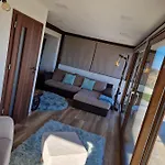 Luxury Reed House Villa *