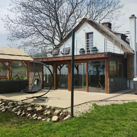 Luxury Reed House Villa Balatonudvari